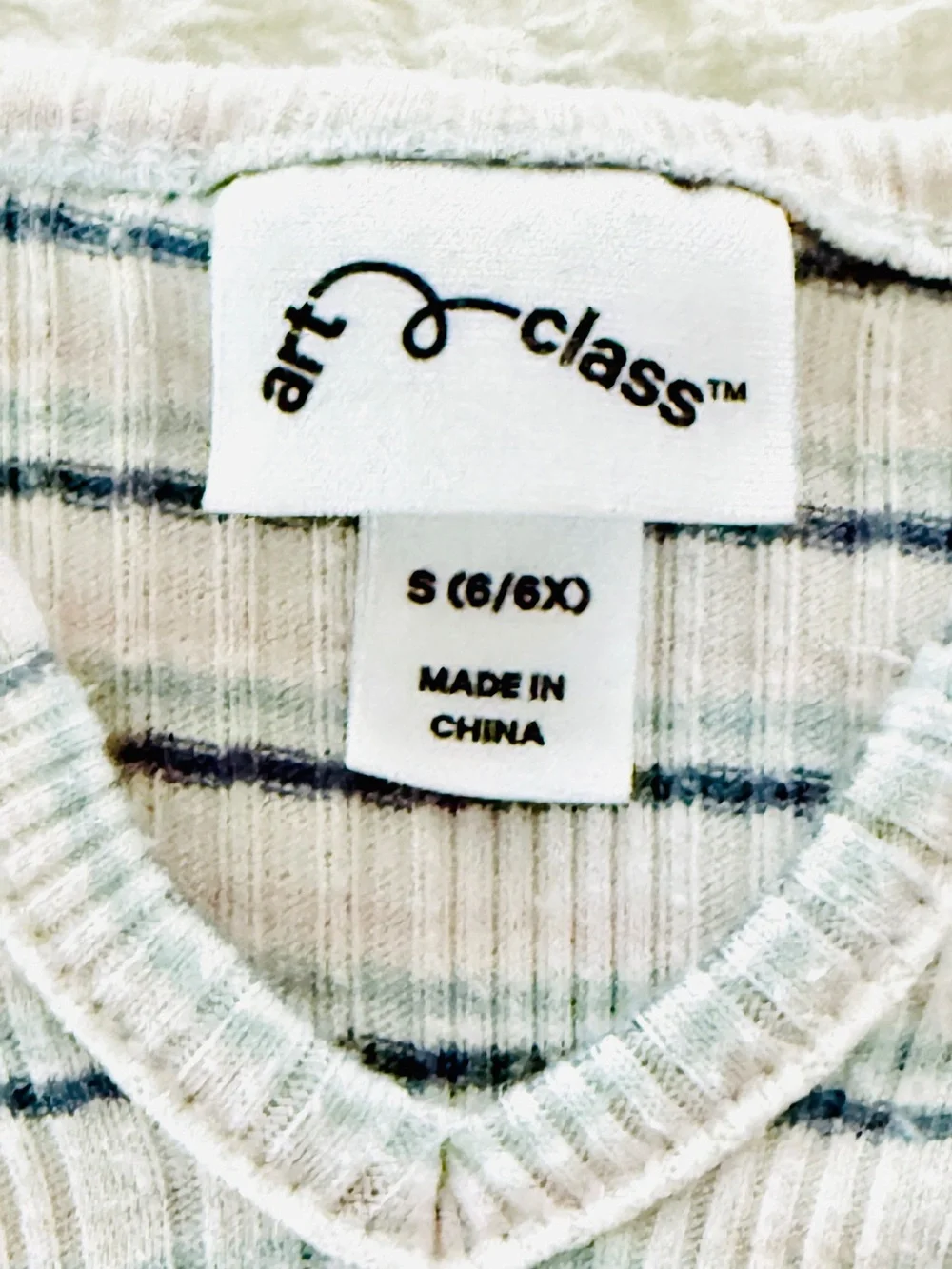Old Navy girls’ shirt